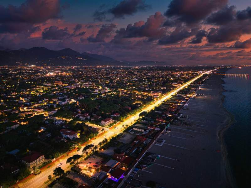 Weekend in Versilia: itinerario perfetto tra mare, borghi e divertimento